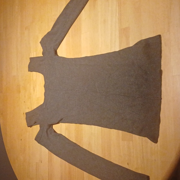 Woman's Guess Long Sleeve Shirt - Picture 5 of 6